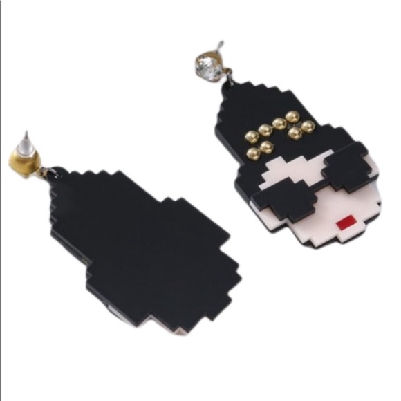 🕶Cool Chic Audrey Hepburn Acrylic Earrings🕶 - Picture 3 of 3